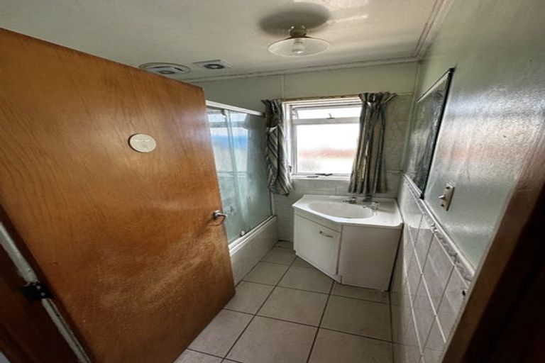 Photo of property in 23 Flat Bush Road, Otara, Auckland, 2023