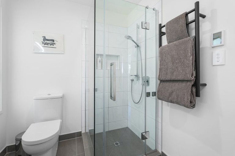 Photo of property in 17 Mcclintock Road, Massey, Auckland, 0614