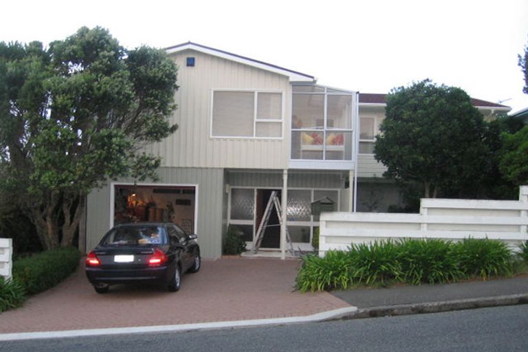 Photo of property in 10 Carluke Street, Paparangi, Wellington, 6037