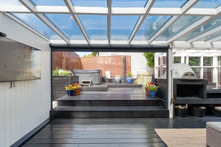 Photo of property in 12 Sunshine Avenue, Karori, Wellington, 6012