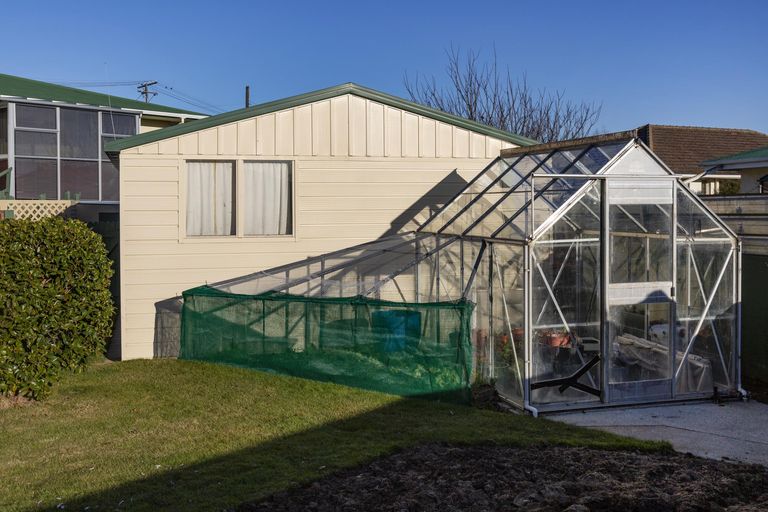 Photo of property in 15 Arthur Street, Holmes Hill, Oamaru, 9401