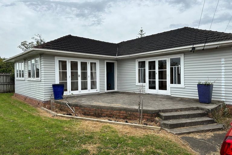 Photo of property in 660 Te Atatu Road, Te Atatu Peninsula, Auckland, 0610