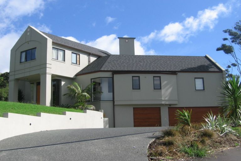 Photo of property in 67 Staincross Street, Green Bay, Auckland, 0604