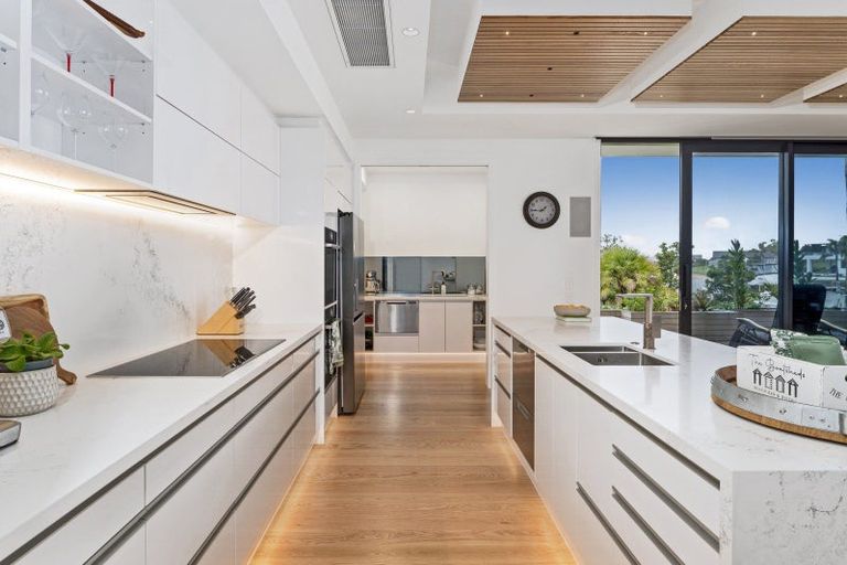 Photo of property in 33 Awatea Drive, Whitianga, 3510