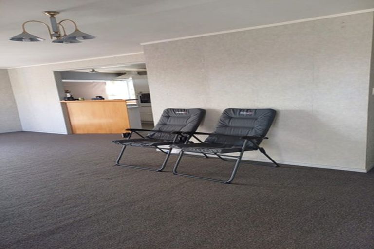 Photo of property in 2/7 Chilton Place, Howick, Auckland, 2014