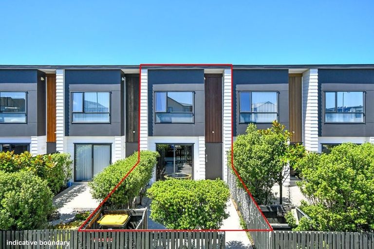 Photo of property in 11 Beardmore Lane, Papakura, 2110