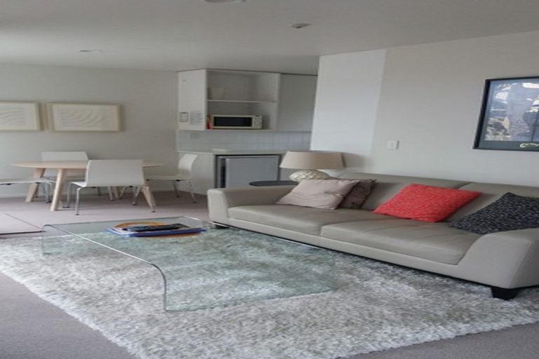 Photo of property in 4/15 Peterborough Street, Christchurch Central, Christchurch, 8013