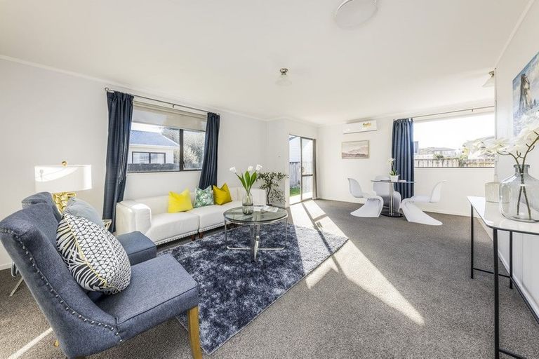 Photo of property in 2/35 Hill Crescent, Papakura, 2110