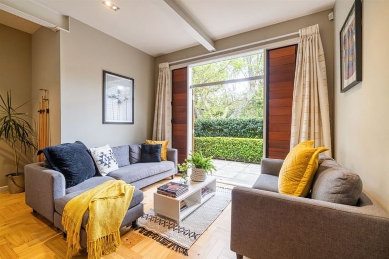 Photo of property in 29 Belle Vue Avenue, Northcote Point, Auckland, 0627