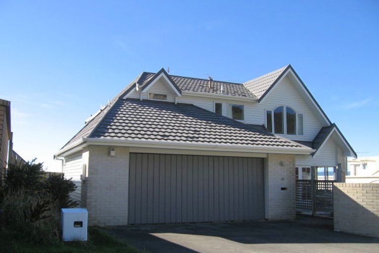 Photo of property in 26 Nalanda Crescent, Broadmeadows, Wellington, 6035