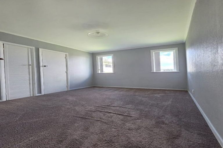 Photo of property in 14 Sutton Crescent, Papakura, 2110
