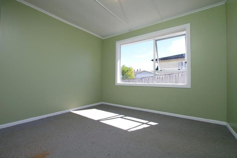 Photo of property in 2 Christmas Road, Manurewa, Auckland, 2102