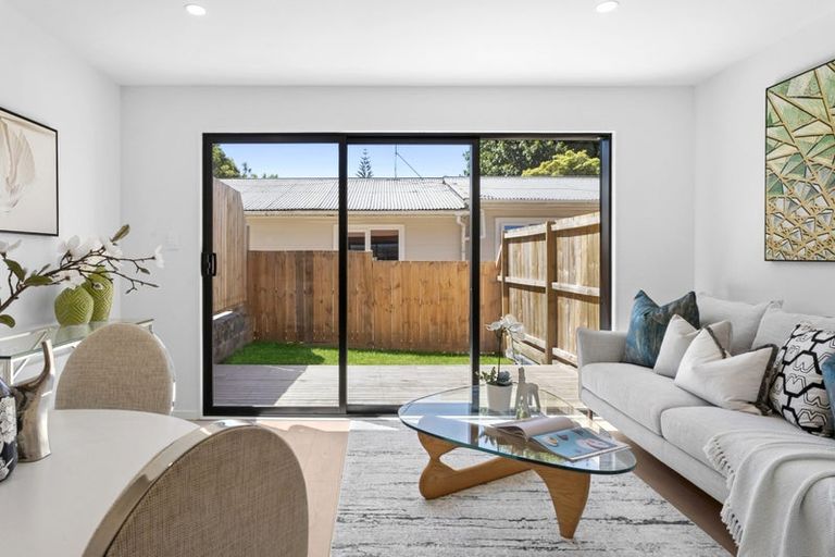 Photo of property in 6/11 Stottholm Road, Titirangi, Auckland, 0604