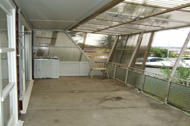 Photo of property in 125 Te Atatu Road, Te Atatu South, Auckland, 0610