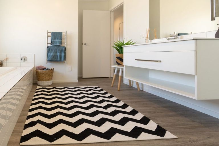 Photo of property in 2 Whakatuora Road, Karaka, 2124