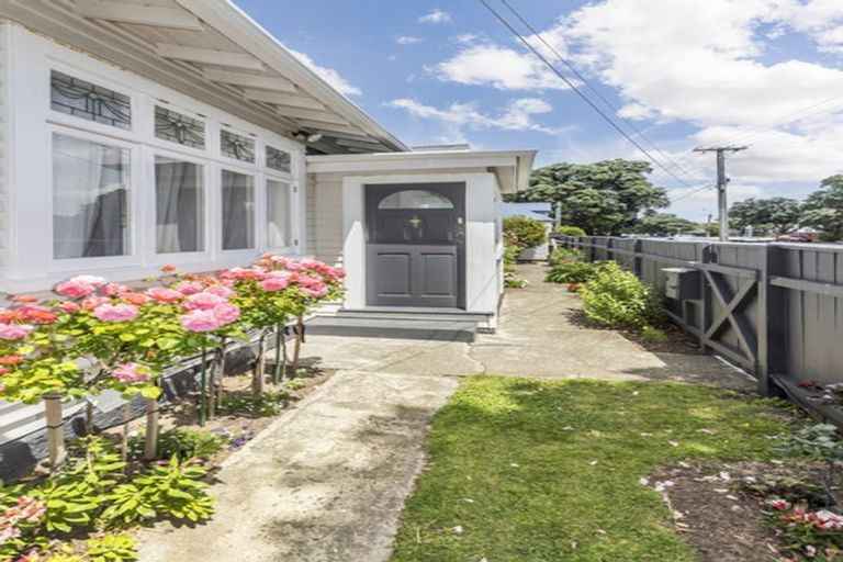 Photo of property in 72 Park Road, Miramar, Wellington, 6022