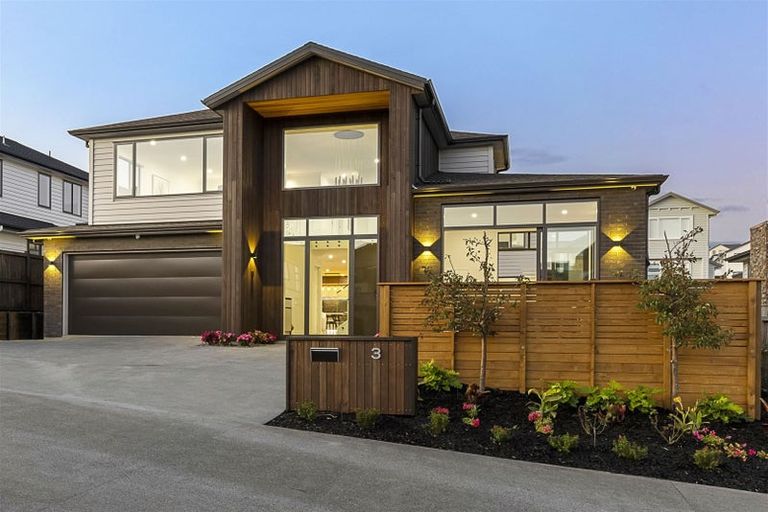 Photo of property in 3 Luff Place, Long Bay, Auckland, 0630
