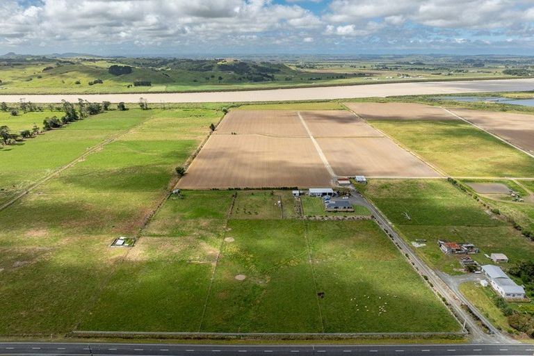 Photo of property in 74 Awakino Point Road East, Awakino Point, Dargaville, 0372