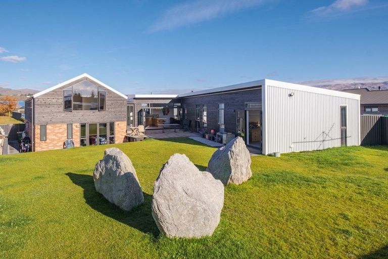 Photo of property in 16 Larch Crescent, Alexandra, 9320