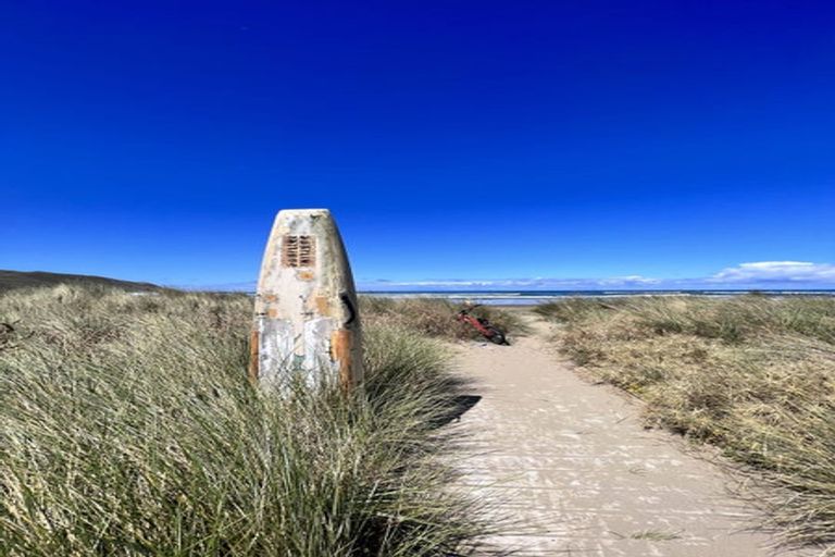 Photo of property in 73 Shoal Beach Road, Aramoana, Omakere, 4271