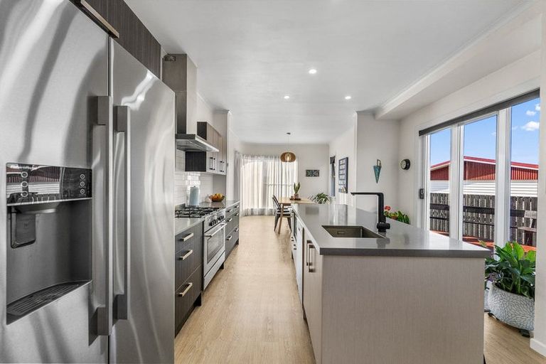 Photo of property in 407 Devon Street West, Lynmouth, New Plymouth, 4310