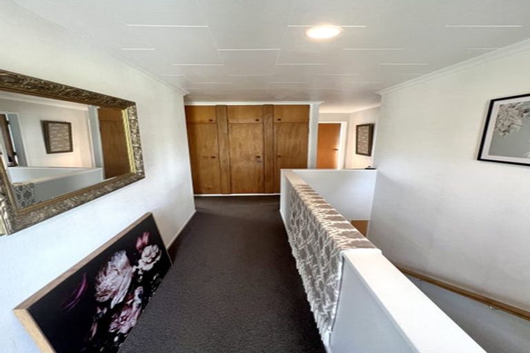 Photo of property in 15 Hillcrest Street, Tirau, 3410