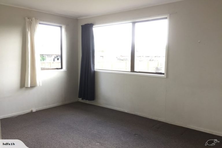 Photo of property in 7 Poinsettia Place, Henderson, Auckland, 0610