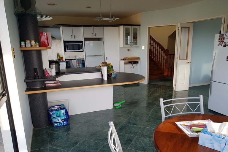 Photo of property in 19 Landsdowne Terrace, Karori, Wellington, 6012