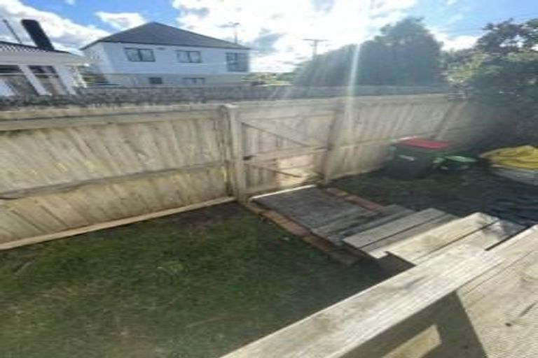 Photo of property in 14a Albert Road, Kelston, Auckland, 0602