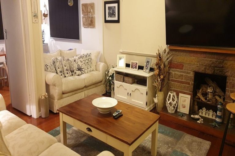 Photo of property in 2 Craig Road, Milford, Auckland, 0620