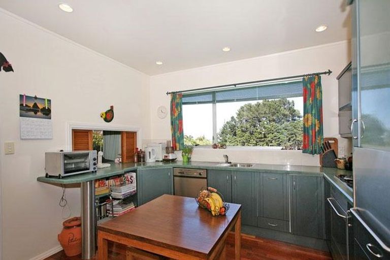 Photo of property in 91 Tirohanga Road, Tirohanga, Lower Hutt, 5010