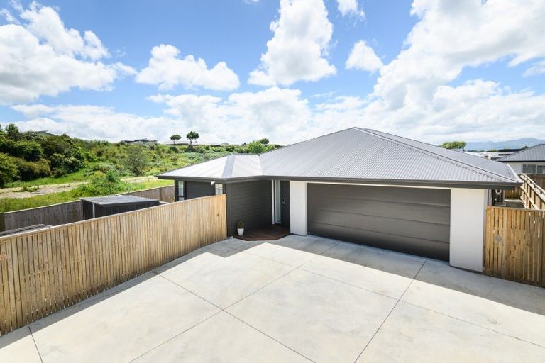 Photo of property in 51 Freedom Drive, Kelvin Grove, Palmerston North, 4414