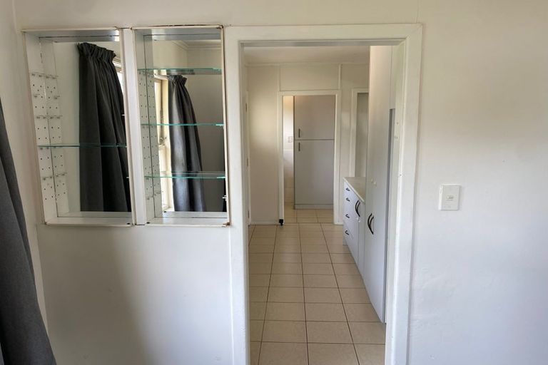 Photo of property in 23 Ellice Road, Totara Vale, Auckland, 0629