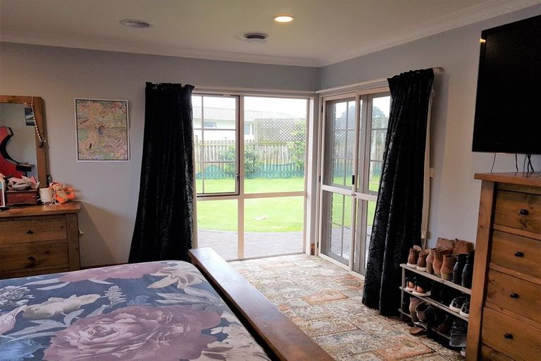 Photo of property in 25 Pohutukawa Drive, Opunake, 4616