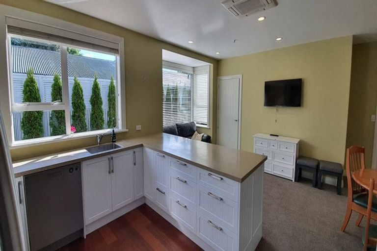 Photo of property in 18 Innes Road, St Albans, Christchurch, 8052