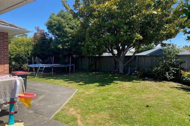 Photo of property in 1/2 Ketton Place, St Albans, Christchurch, 8052