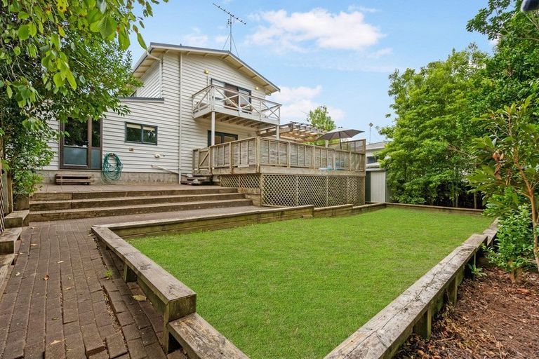Photo of property in 14 Nile Road, Milford, Auckland, 0620