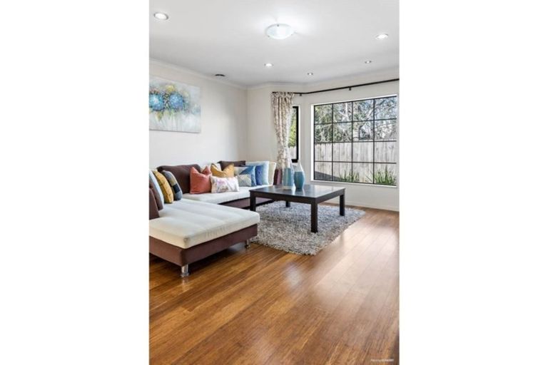 Photo of property in 60a Vincent Street, Howick, Auckland, 2014