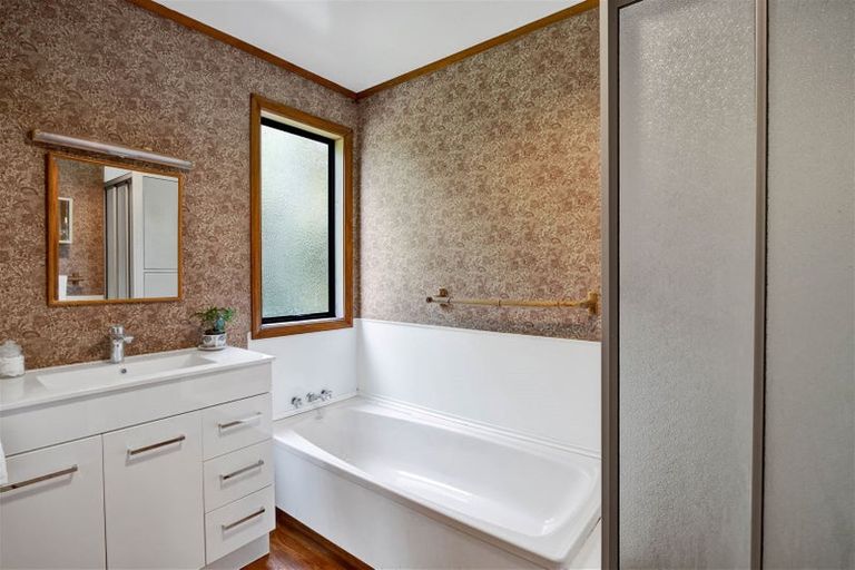 Photo of property in 63a Arundel Crescent, Westown, New Plymouth, 4310