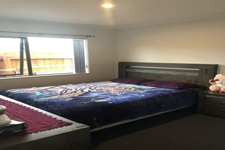 Photo of property in 33 Sun Valley Grove, Wainuiomata, Lower Hutt, 5014