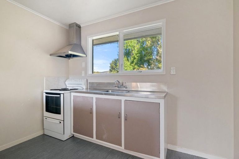 Photo of property in 25 Shetland Street, Woolston, Christchurch, 8062