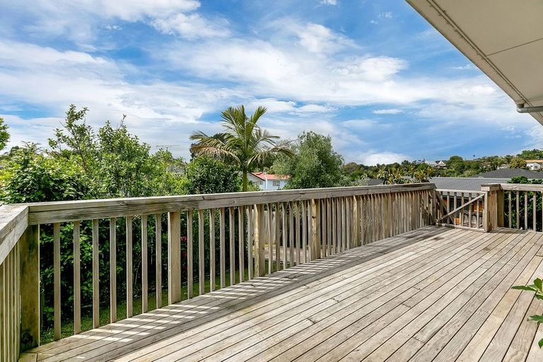 Photo of property in 1/5 Mchardy Place, Glenfield, Auckland, 0627