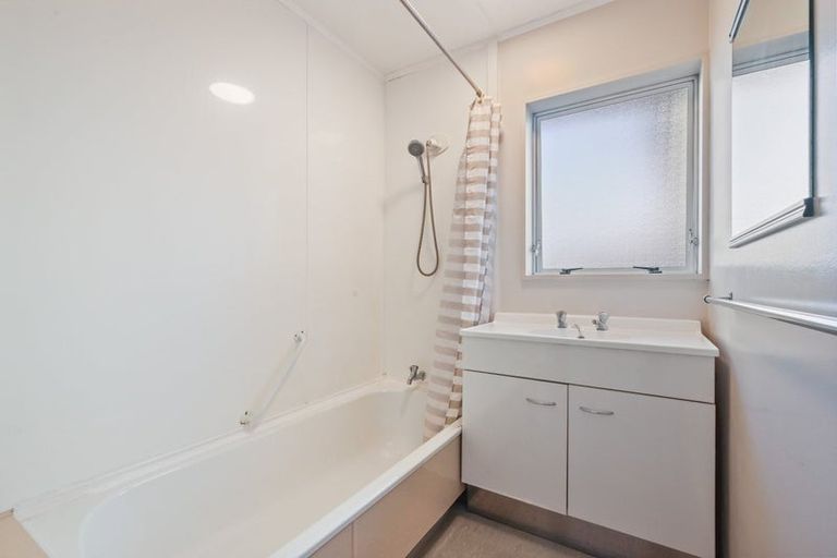 Photo of property in 30a Hooker Avenue, Bryndwr, Christchurch, 8053