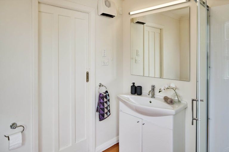 Photo of property in 10 Avon Street, Waterloo, Lower Hutt, 5011