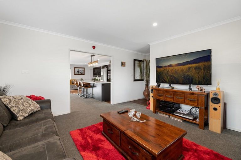 Photo of property in 130 Puhirake Crescent, Pyes Pa, Tauranga, 3112