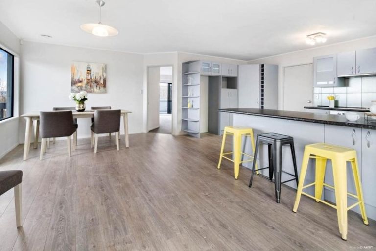 Photo of property in 3/248 Sturges Road, Henderson, Auckland, 0612