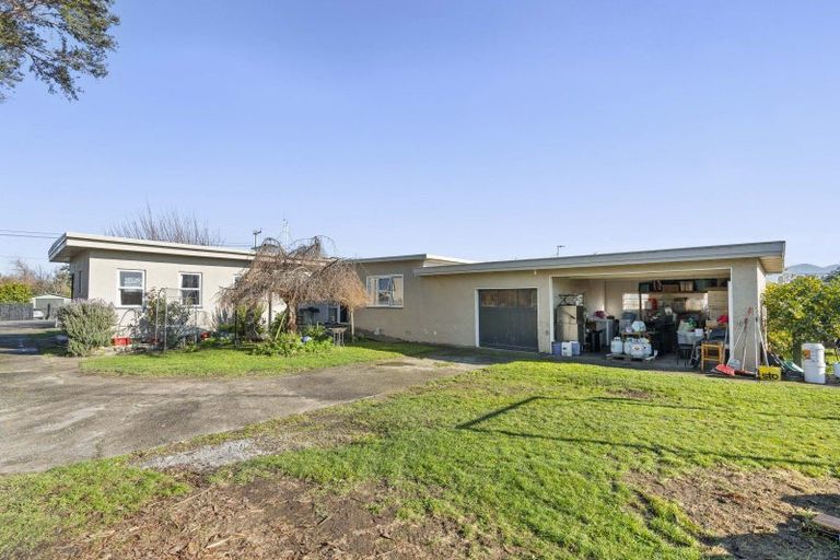 Photo of property in 72 Kent Street, Carterton, 5713