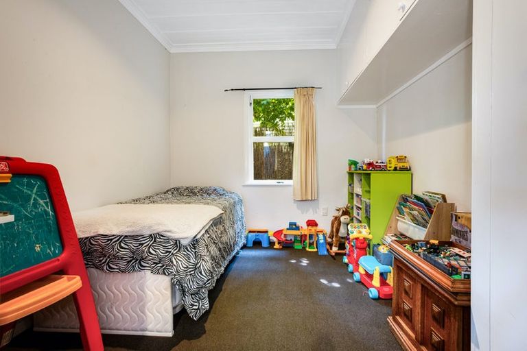 Photo of property in 20 Tawa Street, Eastbourne, Lower Hutt, 5013