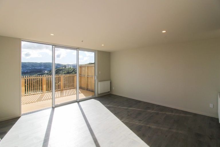 Photo of property in 9/6 Bushland Grove, Paparangi, Wellington, 6037