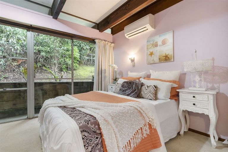 Photo of property in 46 Chatswood Grove, Chatswood, Auckland, 0626